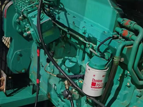 石河子乡如何确定新的发电机组控制系统是否与原系统兼容？