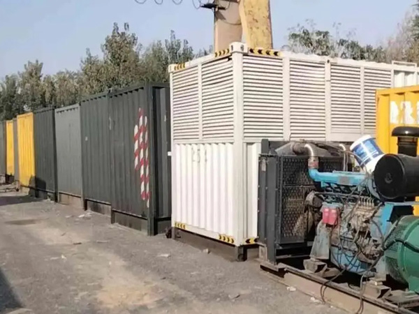 石河子乡200KW柴油发电机机组每小时油耗是多少？